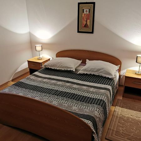 Apartmani Prova Tisno Luaran gambar