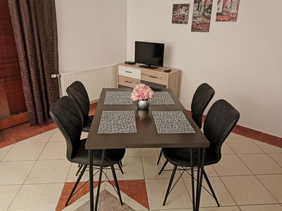 Apartmani Prova Tisno Luaran gambar