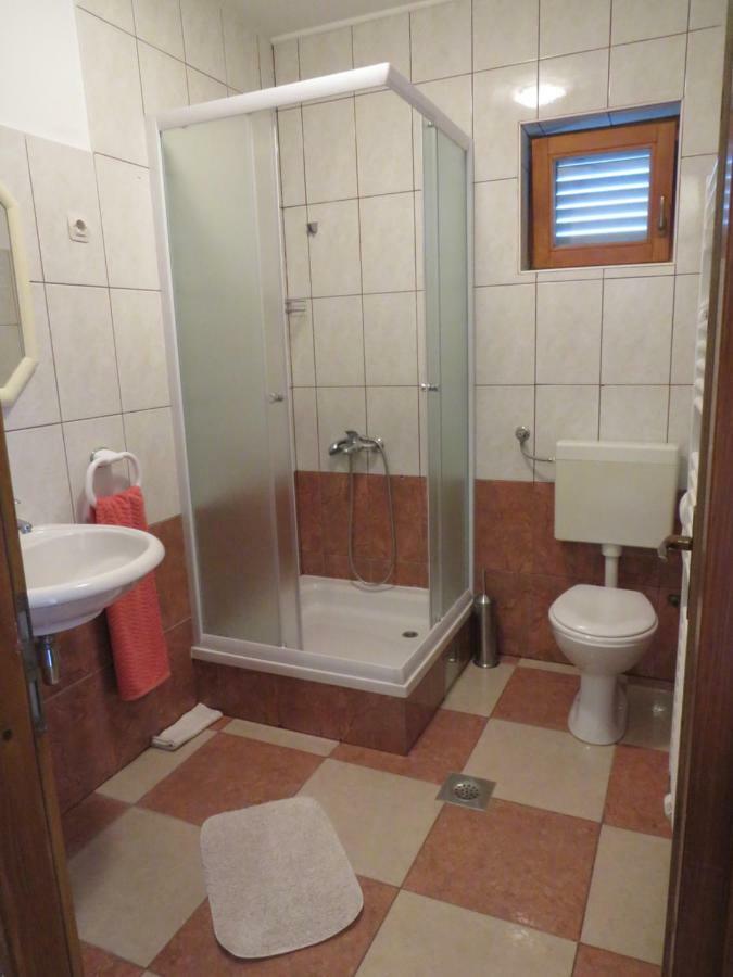 Apartmani Prova Tisno Luaran gambar