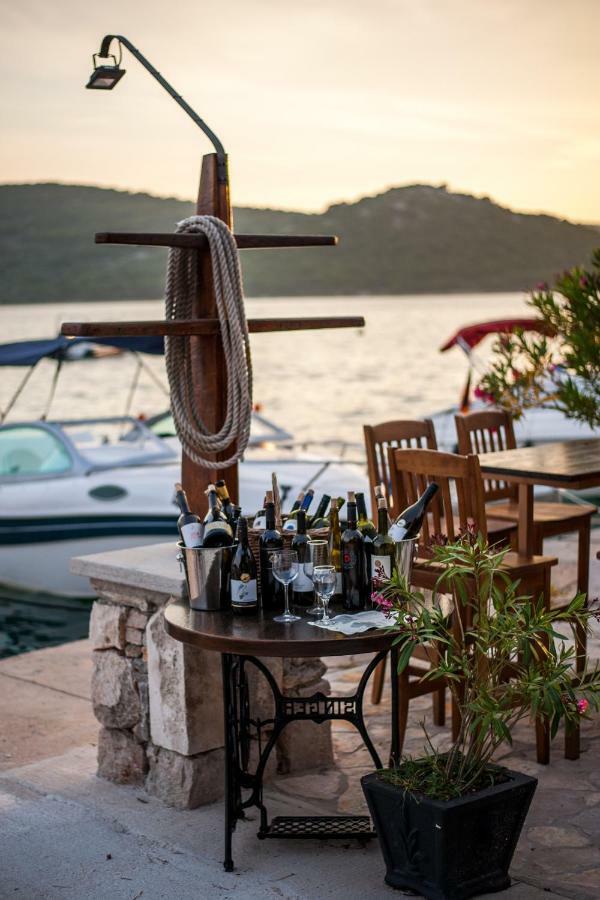 Apartmani Prova Tisno Luaran gambar